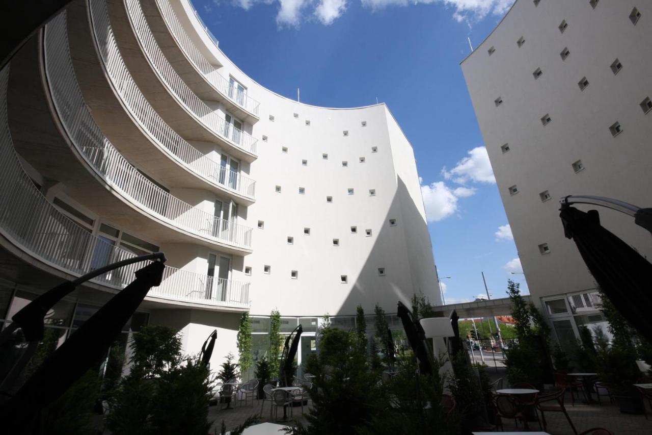 Parizs Garden Apartments Debrecen Extérieur photo